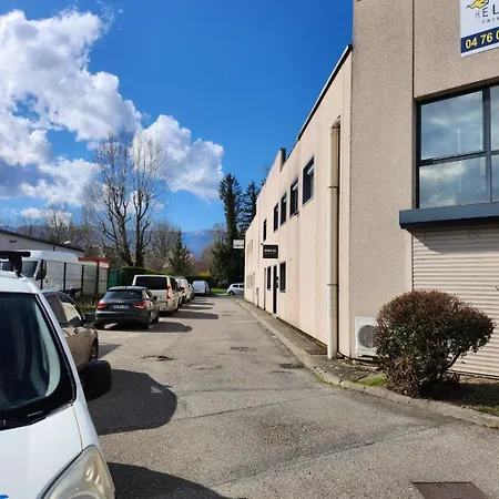 Joli Equipe Et Neuf ! Confort Apartamento