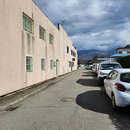Apartamento Joli Equipe Et Neuf ! Confort Saint-Martin-dʼHères